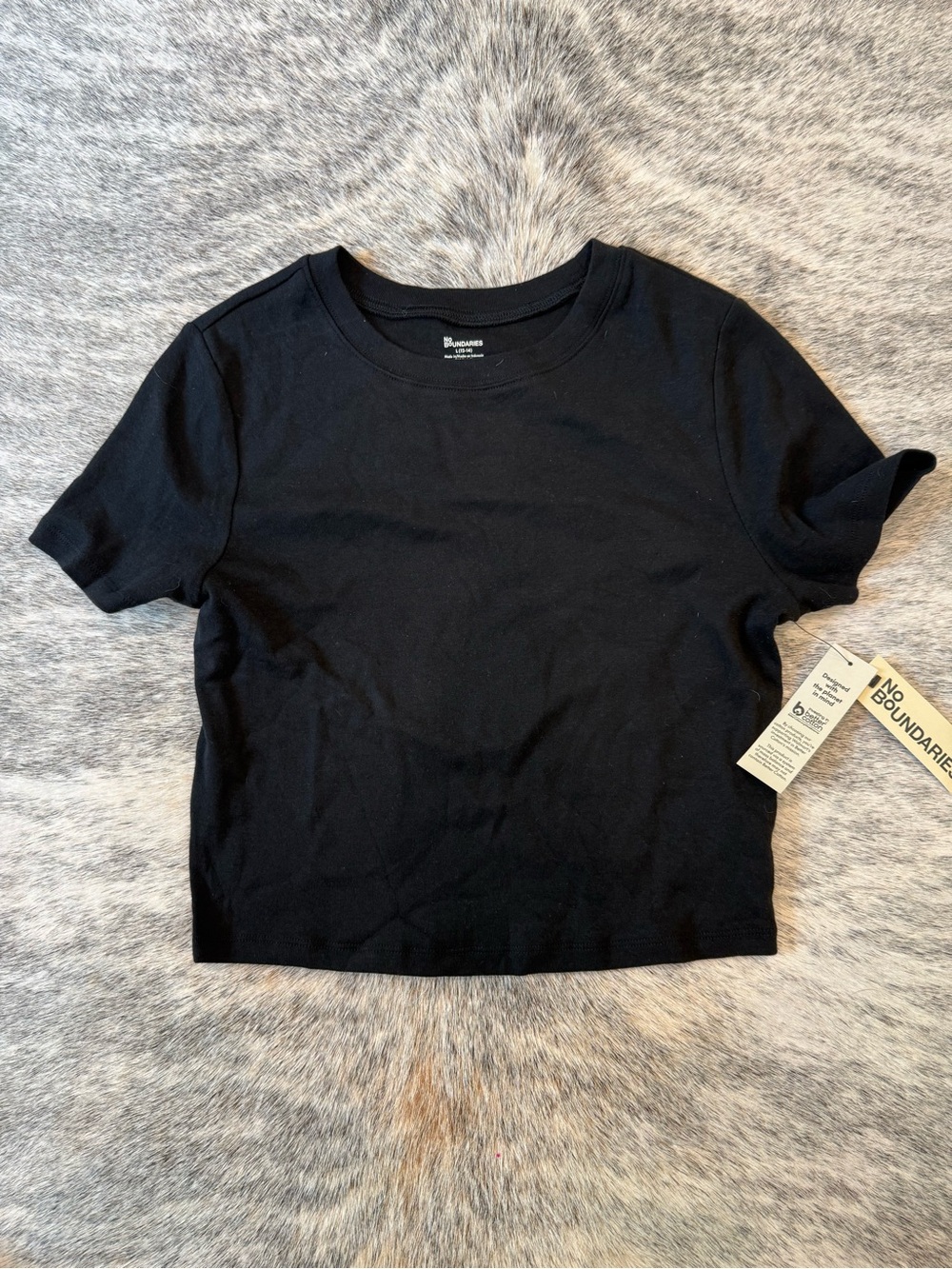 No Boundaries Black Women's Cropped Crew T-Shirt